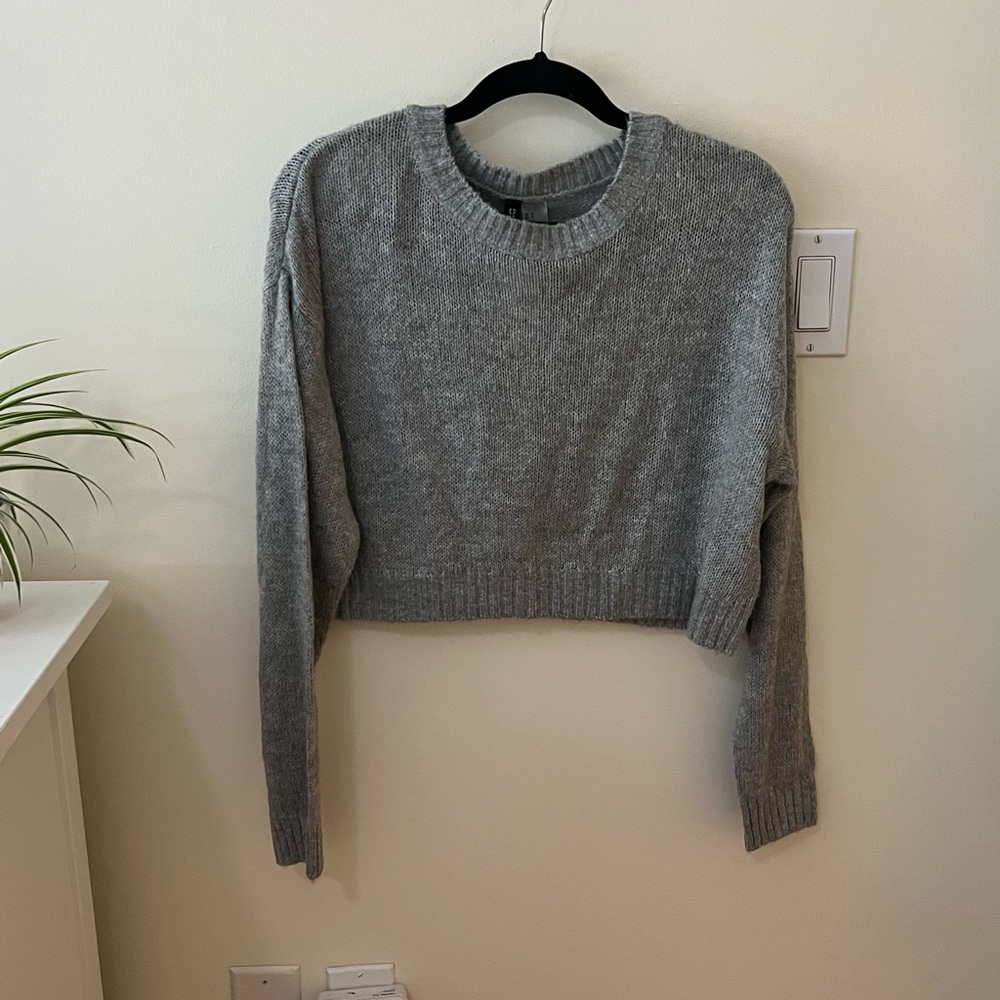 Gray H&M cropped sweater MEDIUM